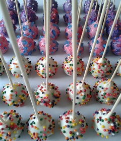 CAKE POPS MULTICOLOR