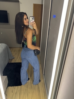 calça jeans wide leg na internet