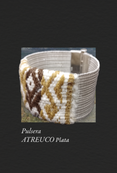 Pulsera Copahue. Diám 6cm ancho 4cm Faja tejida en telar mapuche por Nélida Cuevas de la comunidad de Atreuco. Diseño, tejido en hilo de plata en telar y realización AMPARA.