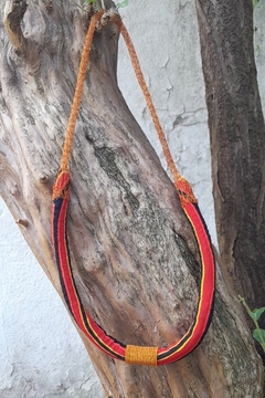 Collar ARCO- Molas. Cobre tejido. Cordon de cobre tejido. 35cm x 17 cm