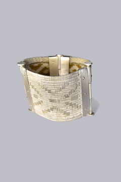 Pulsera LANIN - Hilo de plata 1000 tejido en telar manual. Faja mapuche. Cierres y bisagras de plata 925-Diámetro 6cm-ancho 4.6cm