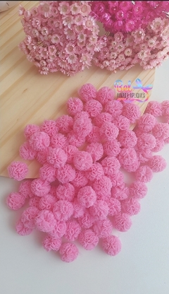 POMPOM DE MALHA 1,5CM PACOTE COM 15 UND - Bel Fitas e apliques