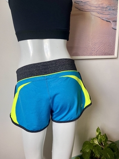 Shorts ASICS - Echicbrechó