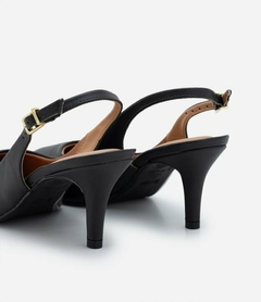 Sapato Scarpin Slingback Com Salto Fino Preto - comprar online