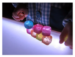 Cubos Coloridos Mesa Lumínica Estimulación Sensorial Didácti - tienda online