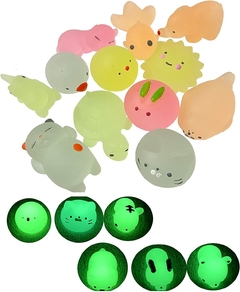5 Encantadores Mochi Mini Esponjosos Brillan En La Oscuridad en internet