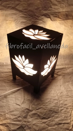 VELADOR LUZ DE NOCHE FLOR DE LOTO - Fibrofacil Avellaneda Mayorista