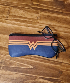 Funda Para Lentes Simil Neoprene Wonder Woman - tienda online