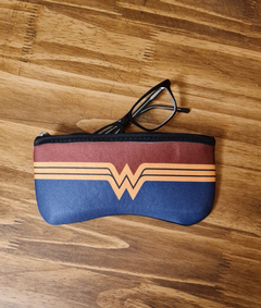 Imagen de Funda Para Lentes Simil Neoprene Wonder Woman