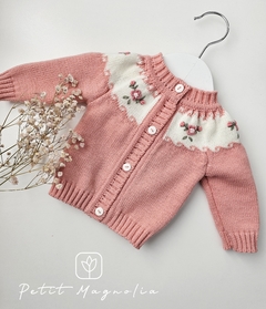 Cardigan saquito con canesú y flores bordadas a mano magnolias - comprar online