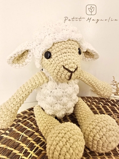 Muñeco de apego amigurumi crochet Oveja 23cm en internet