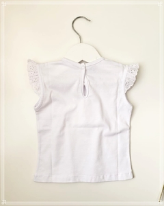 Remera de algodon con manga broderie - comprar online