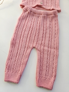 Conjunto tejido saquito + pantaloncito Rosa peonía en internet