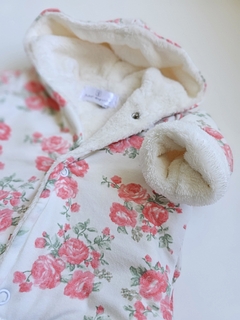 Campera reversible algodón y piel ultra soft Floreada - Petit Magnolia bebés