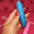 Vibrador Foguetinho Aveludado - à pilha - Azul - comprar online