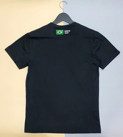 Camiseta Masculina Preta Básica Em Alto Relevo Leão Since 2021 Brasil