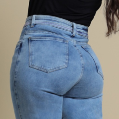 Imagem do Calça Jeans Feminina Reta C/Cinto By Unna