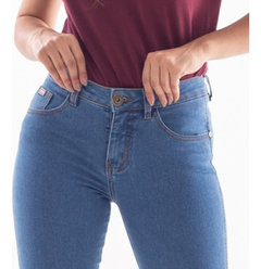 Kit 2 Calça Feminina Jeans Tradicional Premium Lycra Casual na internet