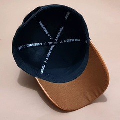 Boné trucker Preto e Marrom Em Silk Alto Relevo Frontal Logo Leão