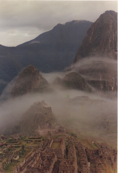 Victor Calomeni - Machu Picchu en brumas