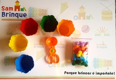 Kit Tesoura, Pompons e Potes Coloridos