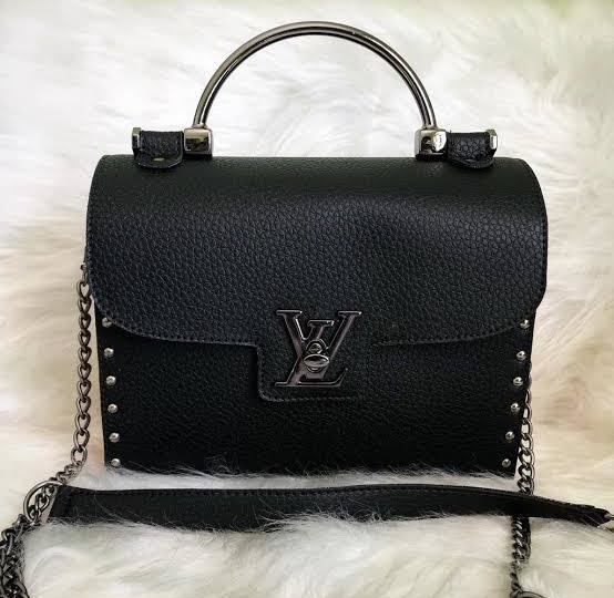 Bolsa Louis Vuitton Pequena Preta