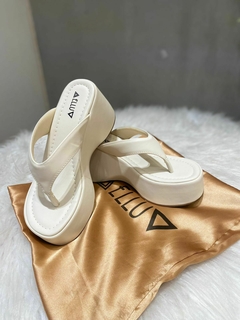 031889 PLATAFORMA OFF WHITE ELLU - comprar online