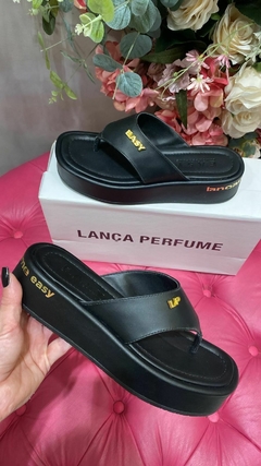 CHINELO PLATAFORMA LANÇA PERFUME na internet