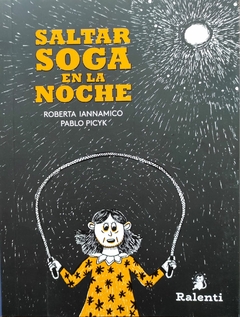 Saltar soga en la noche