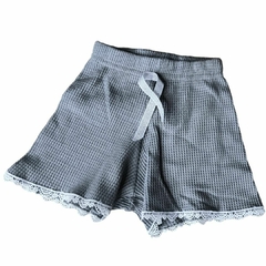 Art.6984 Short wafle beba con puntilla