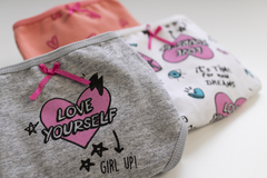 1868- Coulote vedetina Love Yourself- PACK X 3 en internet