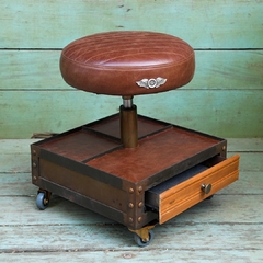 G.S (Garage Stool)