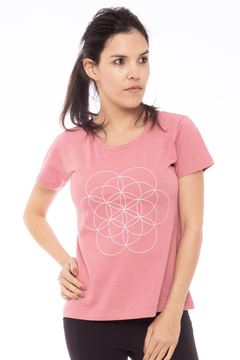 CAMISETA BABYLOOK ALGODÃO ORGÂNICO - ESTAMPA FLOR DA VIDA - ROSA