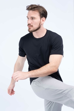 TRAVELER T-SHIRT - PRETO - MASC - YARIPO - Loja Online | Moda consciente