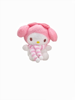 My Melody con bufanda