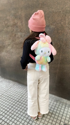 Mochila SANRIO© Arcoíris Peluche en internet