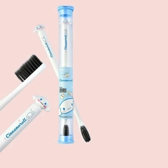 Cepillo de Dientes SANRIO Carbón Activado - comprar online