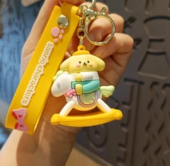 Imagen de Llavero Sanrio CABALLITO MADERA silicona