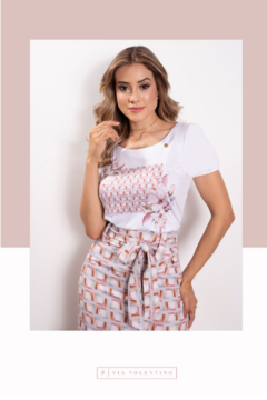 BLUSA T-SHIRT COM ESTAMPA LOCAL - VIA TOLENTINO na internet