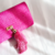 BOLSA BAGUETE DE PALHA PITAYA PINK (COM TASSEL) - comprar online