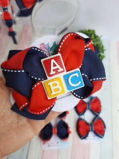 Laço Amor Perfeito Escolar com aplique ABC