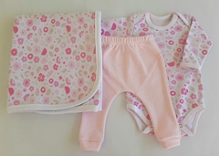 Imagen de Set pequeño para bebé en caja de cartulina: body, pantaloncito y manta.