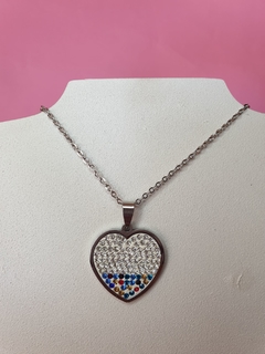 cadena de acero quirúrgico con dije de corazón con strass