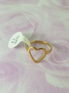 Anillo acero dorado corazón calado. T. 17