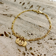 Pulseira Daisy + Mini Estrela + Mini personalizado |Dourado| - comprar online