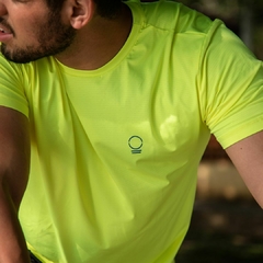 Camiseta Walk Amarela Neon - comprar online