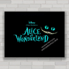 Quadro de cinema , com pôster do filme Alice in Wonderland .