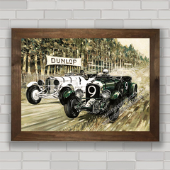 Quadro decorativo com imagem pôster do carro antigo Bentley de corrida .