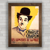 Quadro decorativo de cinema , com pôster do Charlie Chaplin .