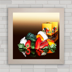 Quadro decorativo com pôster de vegetais , verduras e legumes .